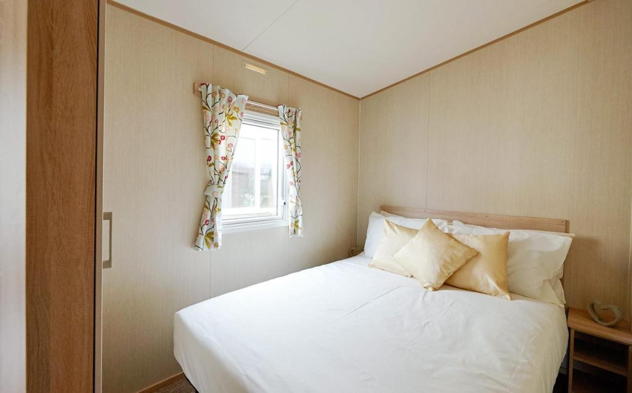 Whitecliff Bay Holiday Park Bembridge Bagian luar foto