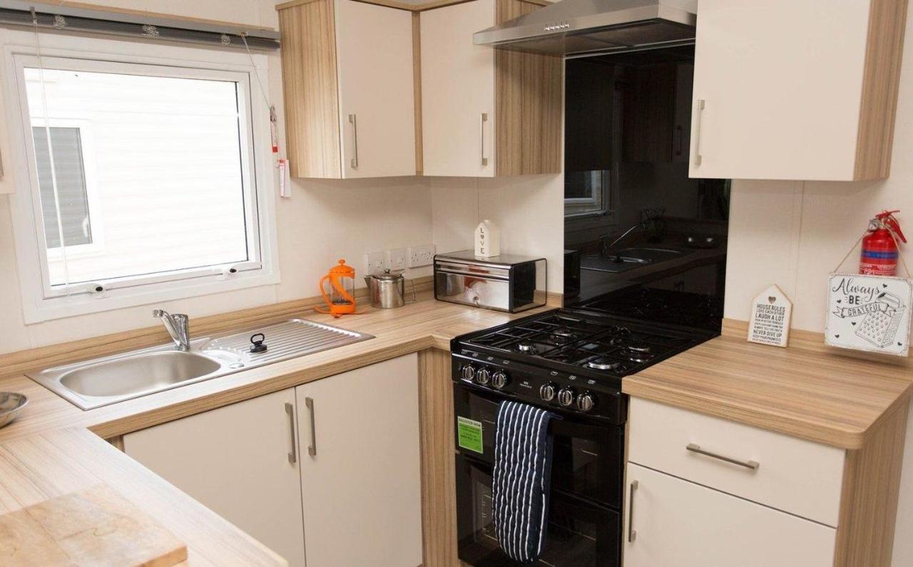 Whitecliff Bay Holiday Park Bembridge Bagian luar foto